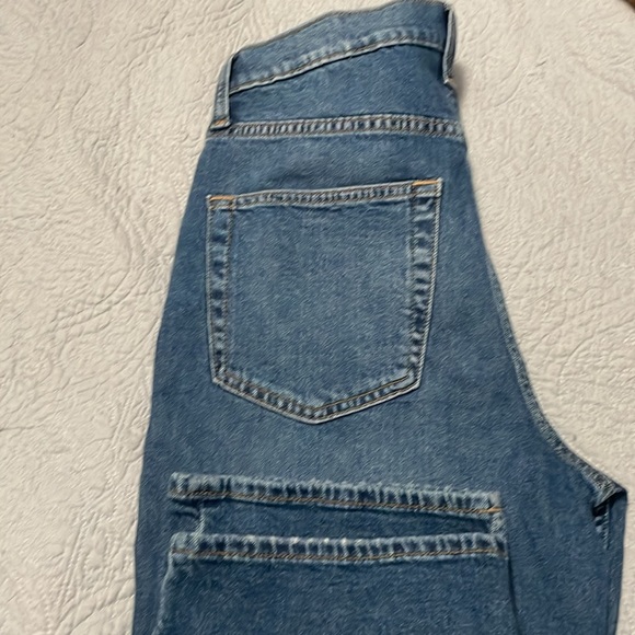 NWTs gap jeans - Picture 3 of 4